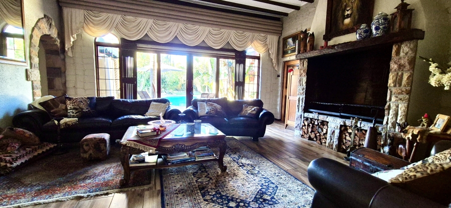 5 Bedroom Property for Sale in Flamingo Vlei Western Cape